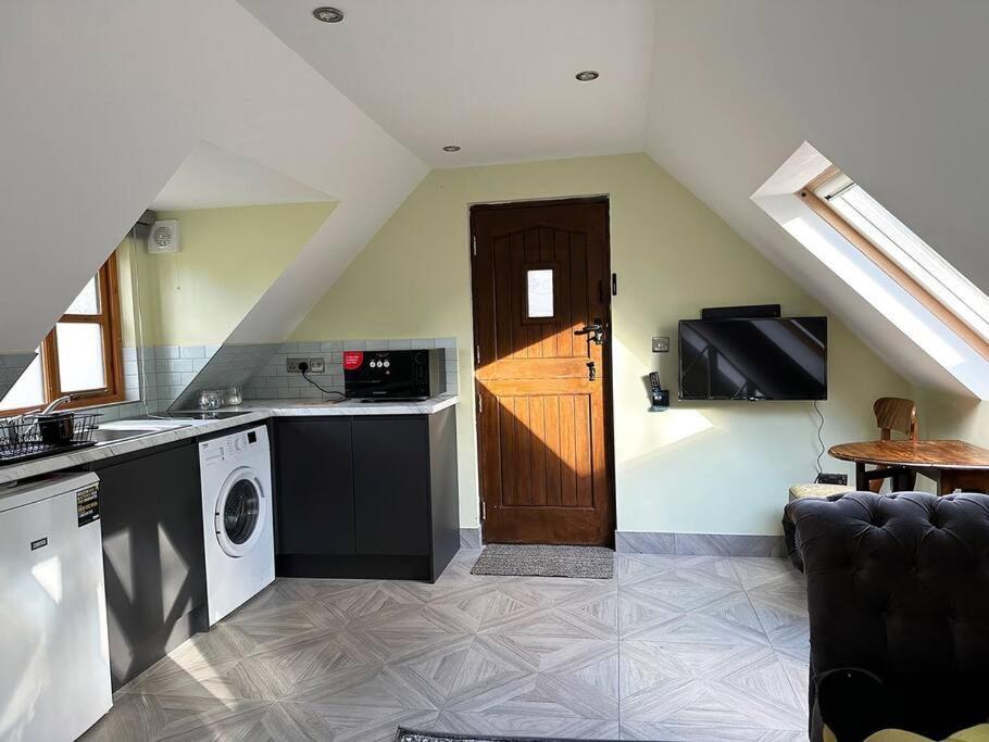 Forest Studio Apartment Gated Parking On 2 Acres Garden Chislehurst Exterior photo